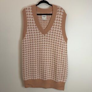 Abercrombie & Fitch Cream and Tan Knit Sweater Vest